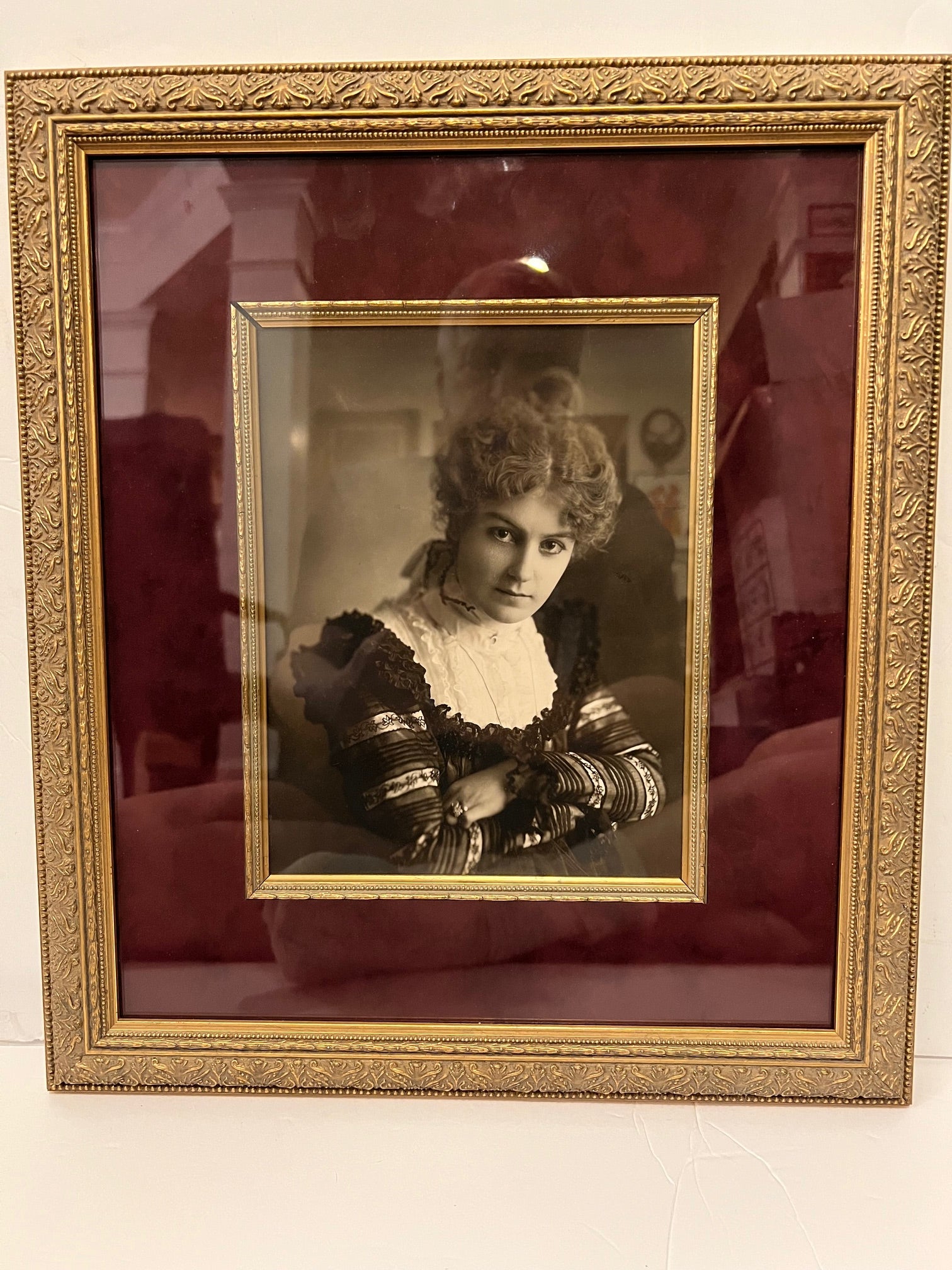 Antique Framed Photograph of a Lady — Ontario, Canada, Red Velvet Matt