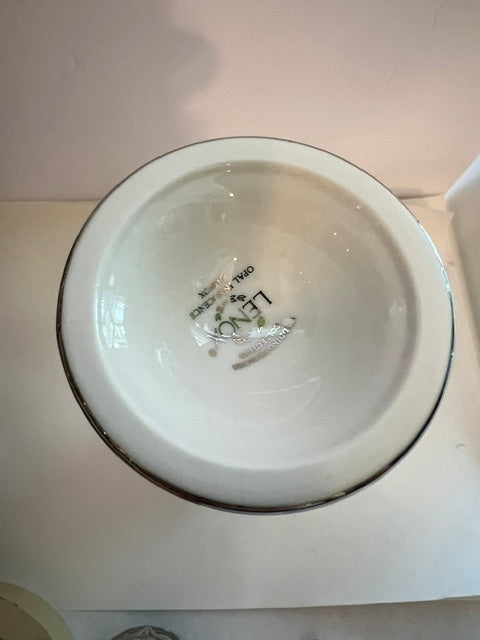 Lenox Wedding Promises Opal Innocence 8" Porcelain Bud Vase with Platinum Trim