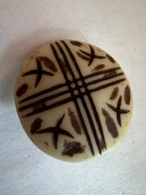 Vintage Hand Carved Indian Shank Buttons, 1 1/4" Cream & Brown - Lot of 12