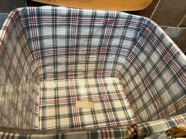 Longaberger 1996 Large Picnic Basket with Wood Lid, Plaid Liner & Protector