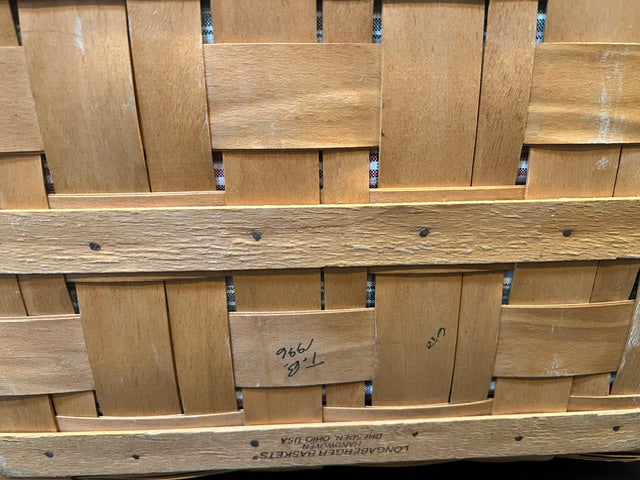 Longaberger 1996 Large Picnic Basket with Wood Lid, Plaid Liner & Protector