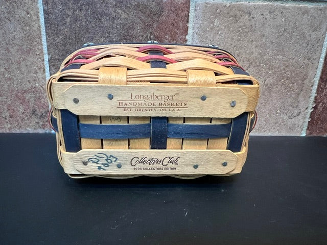 Longaberger 2003 Collectors Club Proudly American Patriotic Salt & Pepper Basket