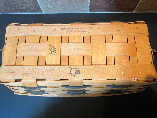 1995 Longaberger Premier Bread Basket with Wooden Lid, Fabric & Plastic Liners