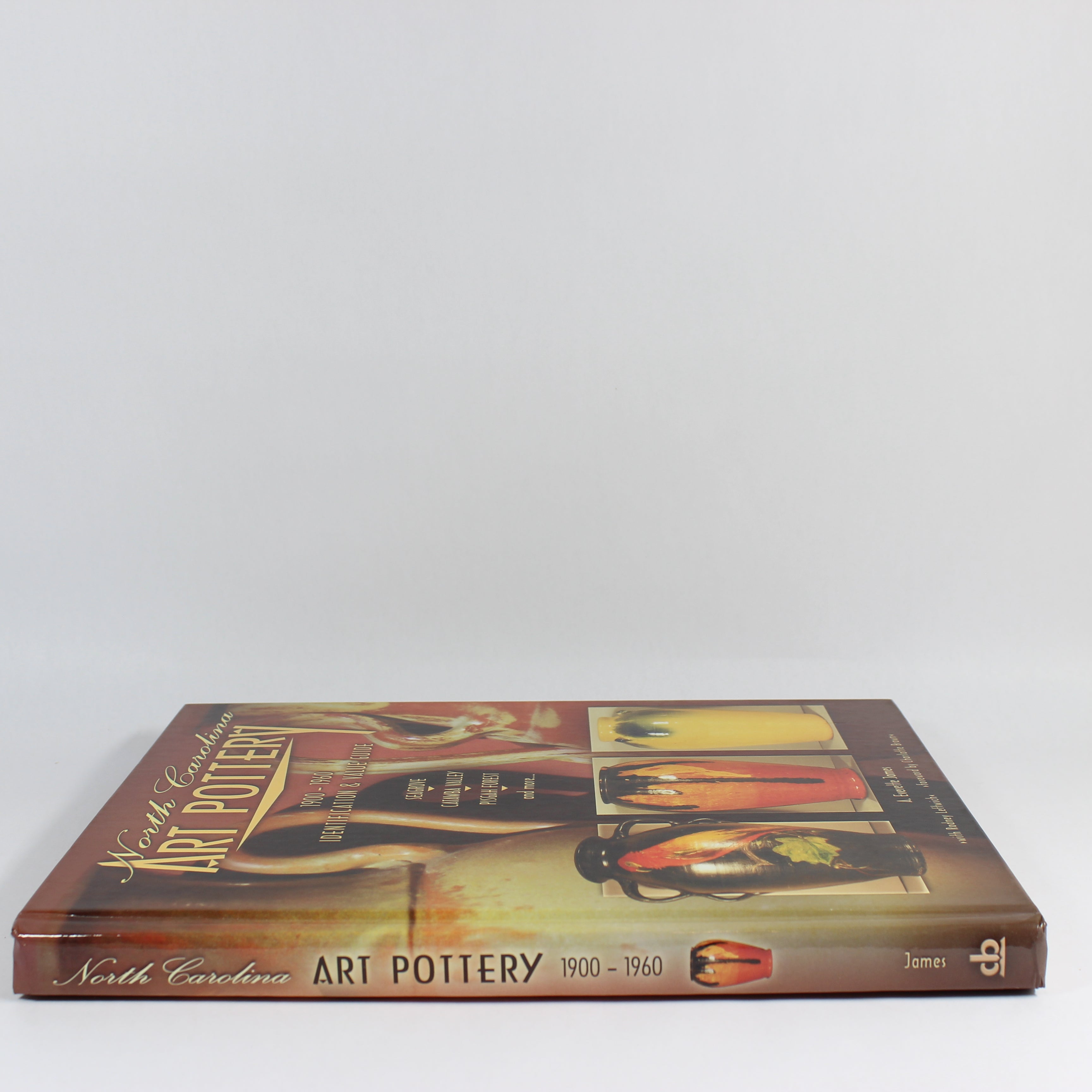 North Carolina Art Pottery 1900-1960 Identification and Value Guide, Seagrove, Catawba Valley, Pisgah Forest and more - A. Everette James (Hardcover, 2002) - Image 3