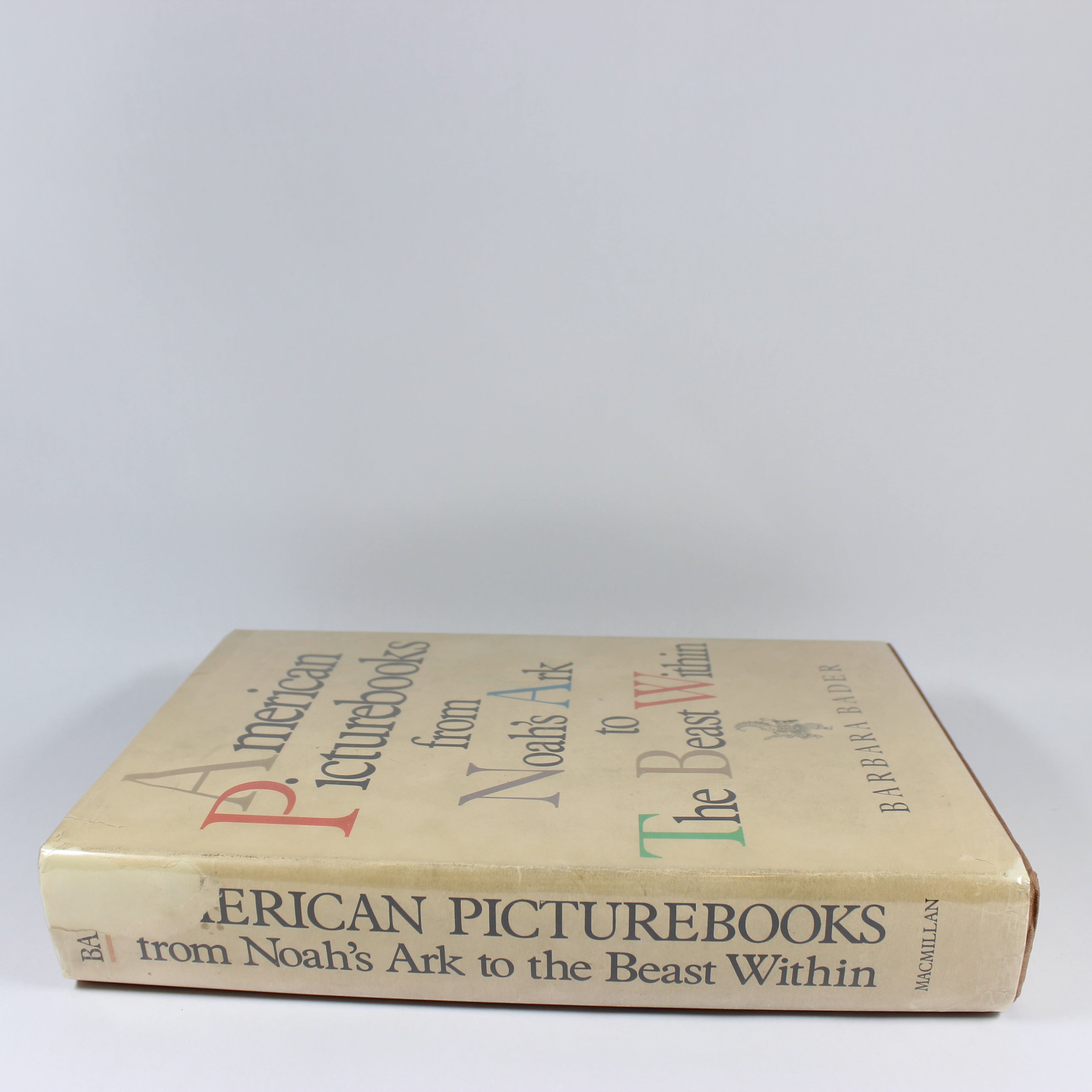 American Picturebooks from Noah's Ark to the Beast Within - Barbara Bader (First Edition, Hardcover, 1976) - Image 3