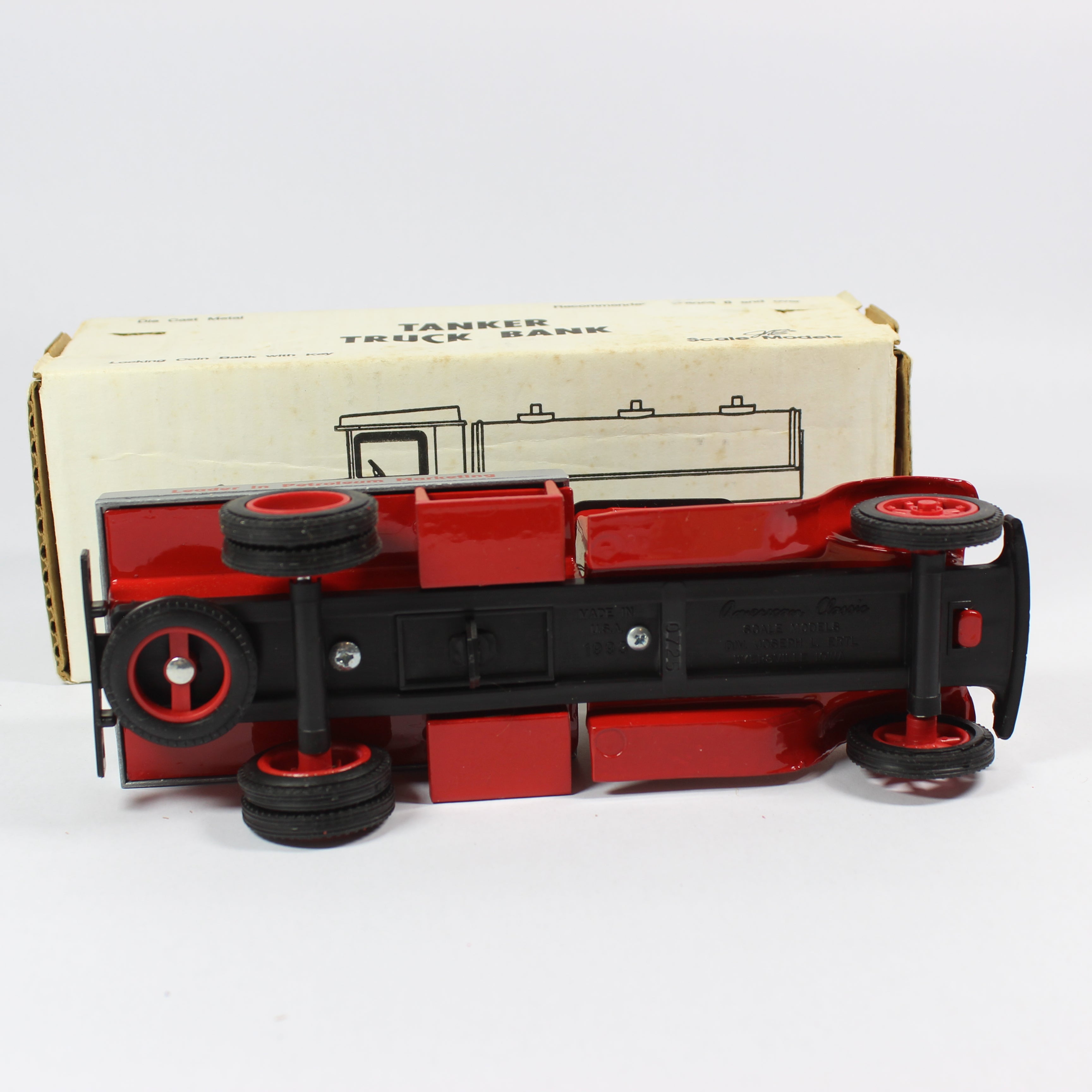1930 Tanker Truck Bank - Frost Oil (2003) - Image 3
