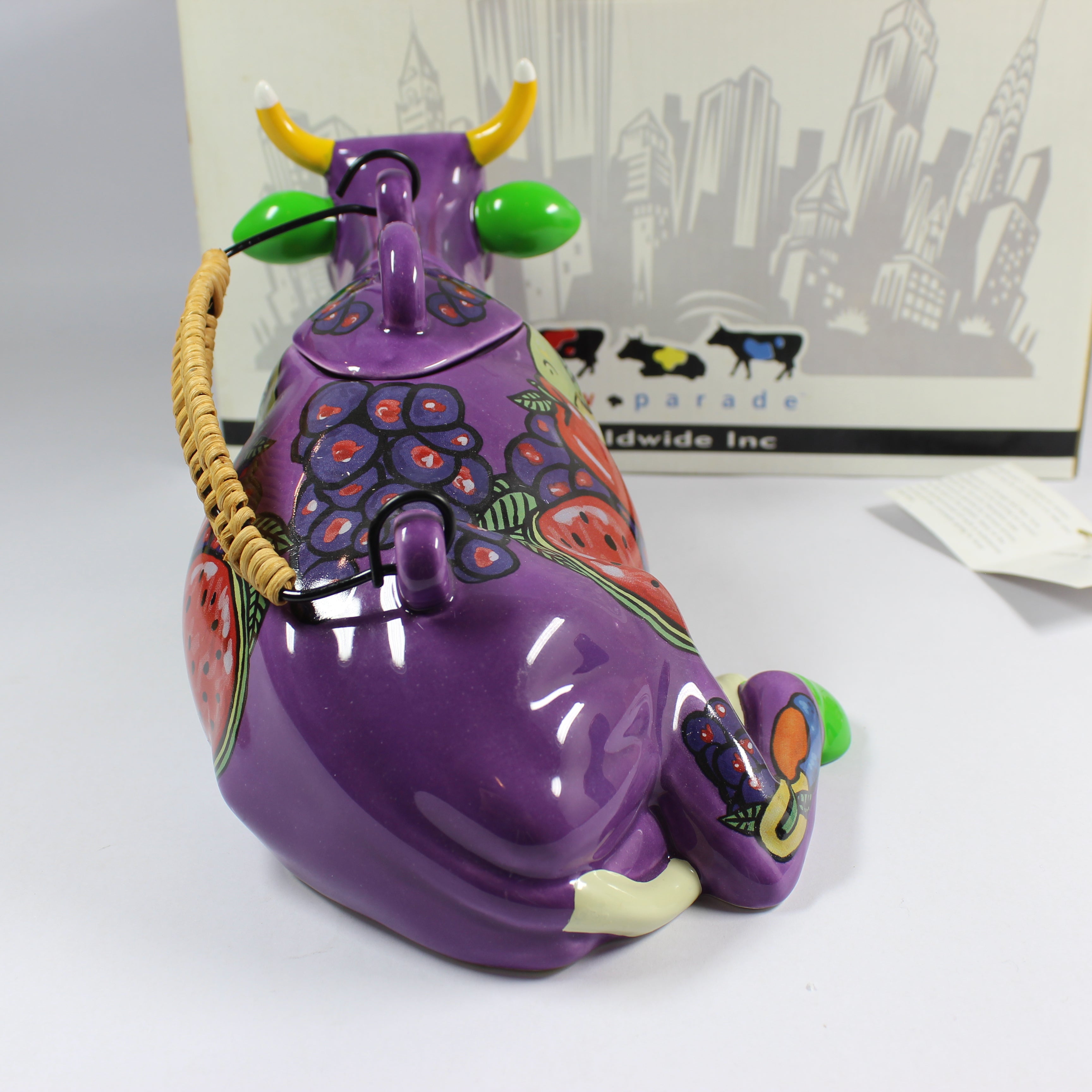 Cow Parade Where's the Beef? (Tea Pot) (2000) - Image 5