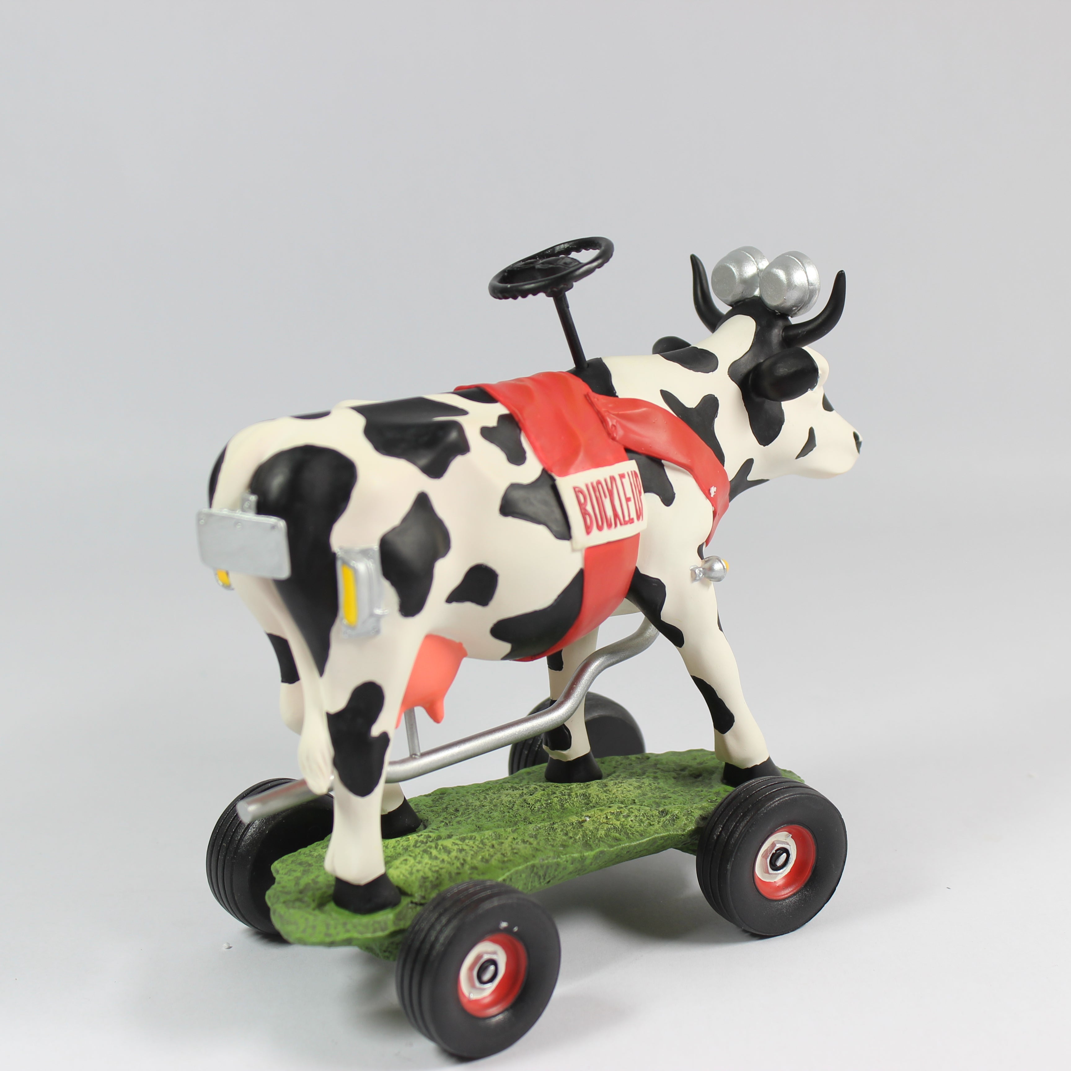 Cow Parade Buckle Up Betsy (2002) - Image 3