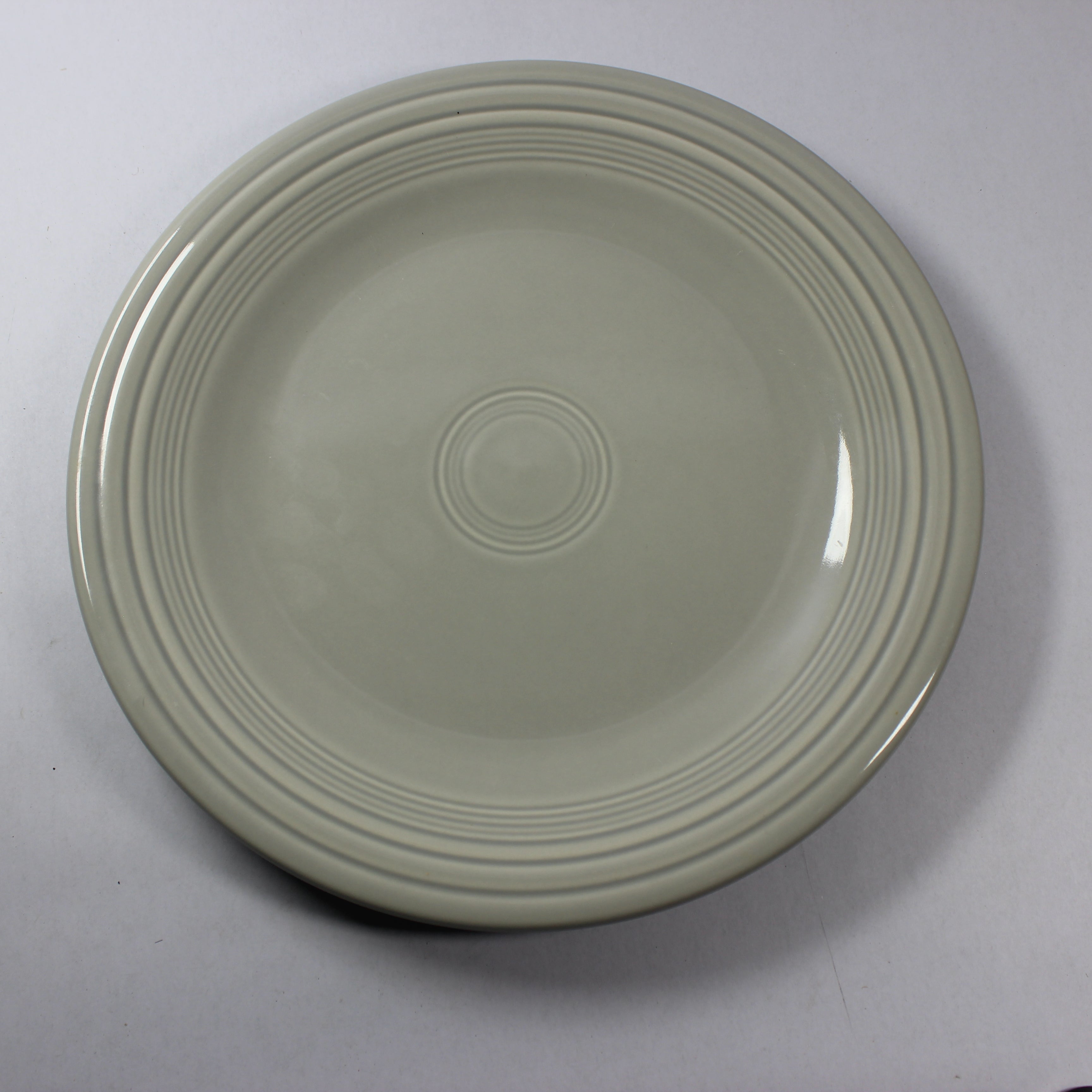 Dinner Plate (Pearl Gray) (2001, 1999)