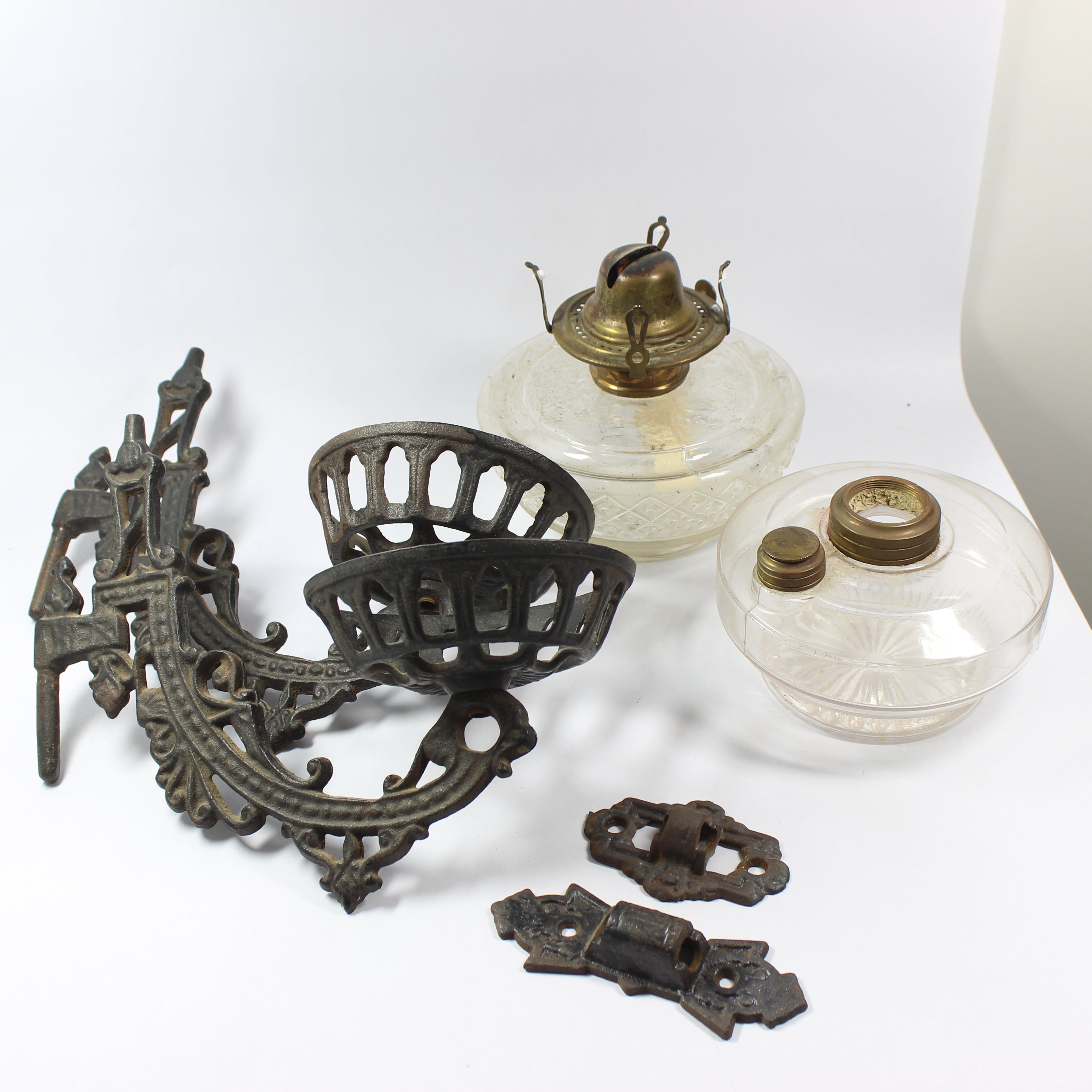Oil Lamp with Swing Arm Bracket - Image 2