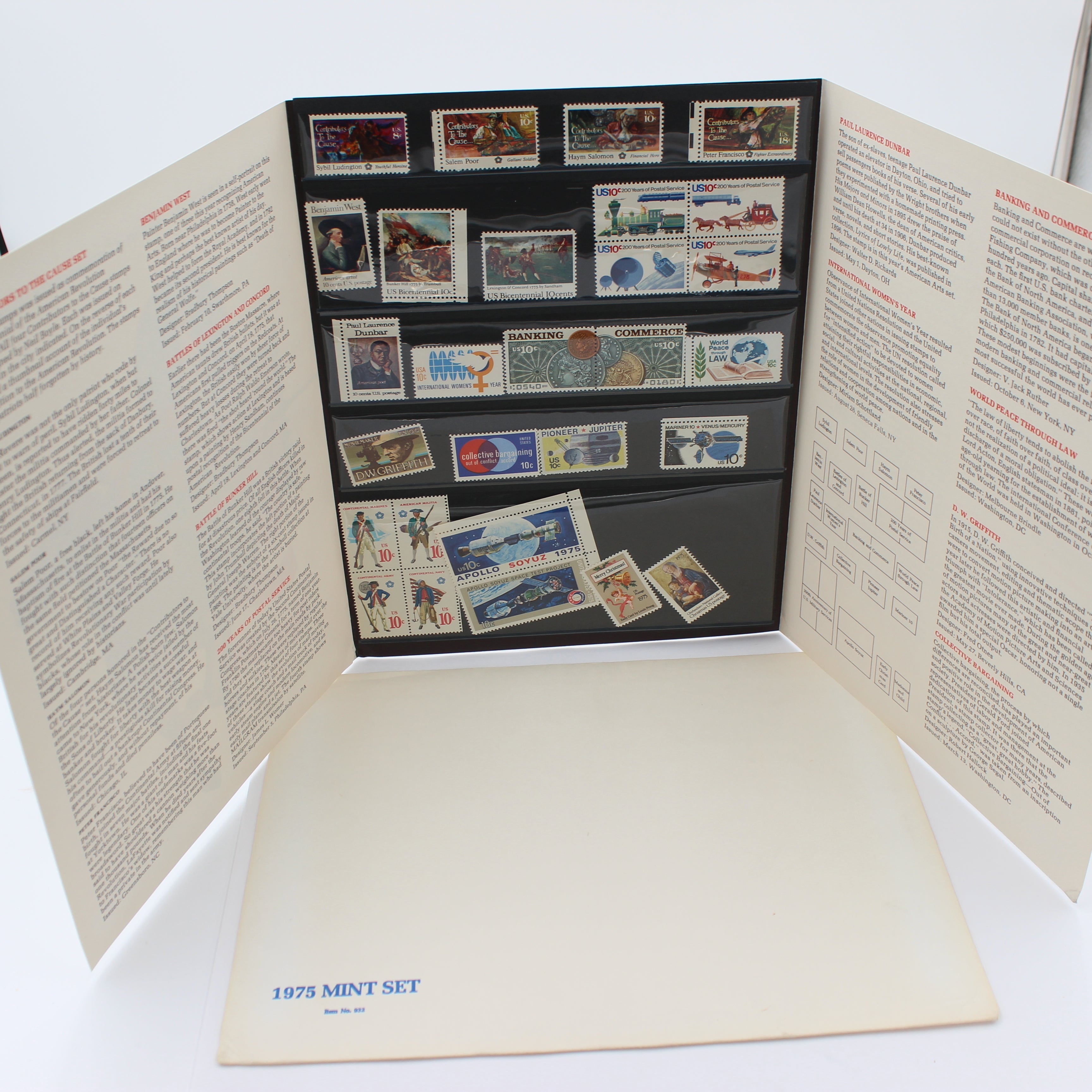1975 Mint Set #932 - Laid Out (USPS Stamp Set Folder)